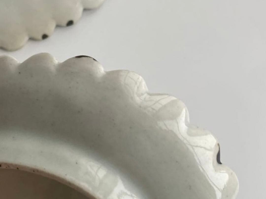 骨董　アンティーク　白磁　菊花小皿　楕円　オーバル　小皿　柿右衛門　古伊万里