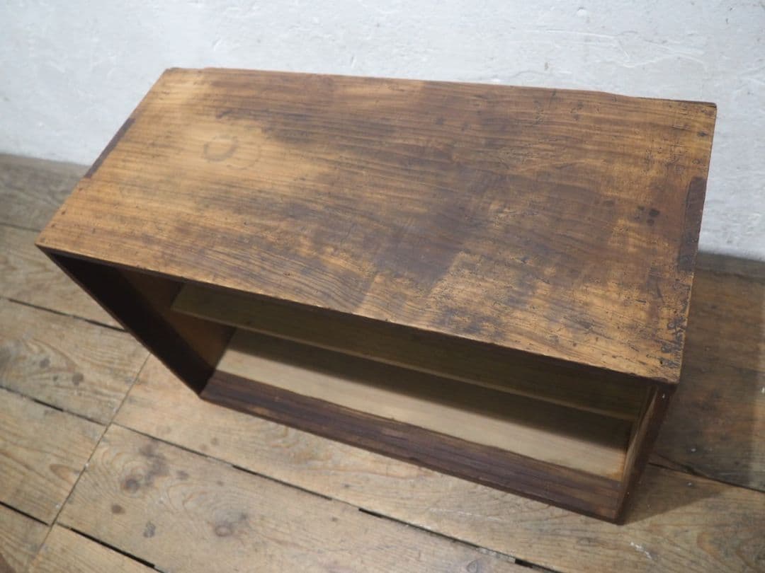 1269 ヴィンテージ　素朴なオープンラック　飾り棚　ケース　古家具　レトロ