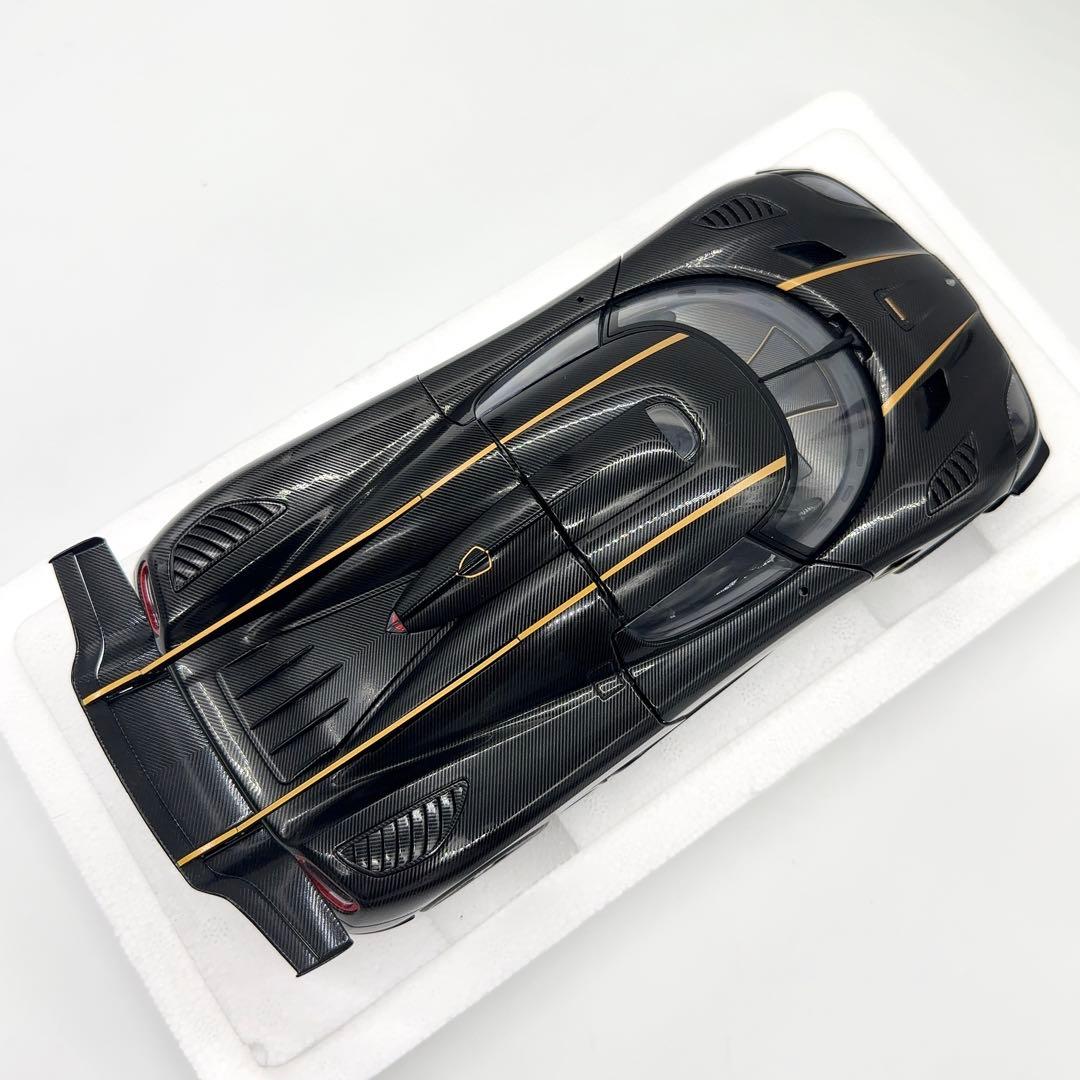 新品同様 オートアート 1/18 ケーニグセグ ONE:1 ゴールドストライプ