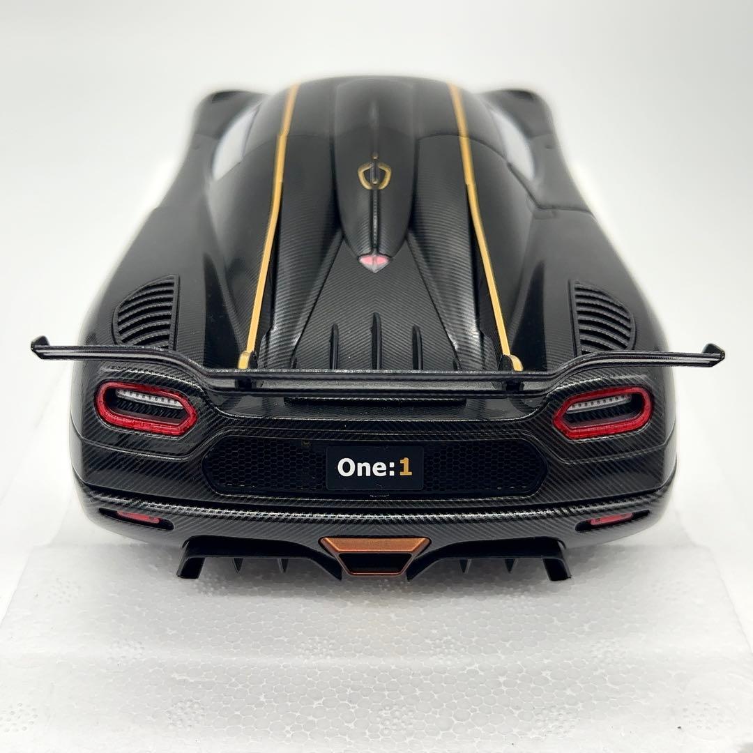 新品同様 オートアート 1/18 ケーニグセグ ONE:1 ゴールドストライプ