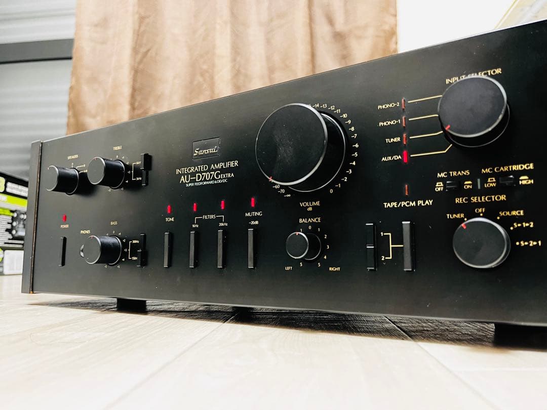 SANSUI AU-D707G extra ￥118,000(1983年発売)