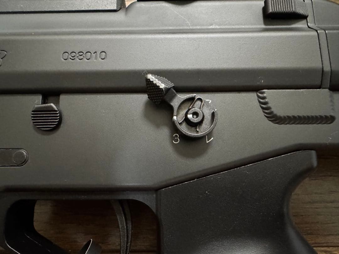 美品 東京マルイ 89式小銃 ガスガン 20mmレール付き 未使用バイポッド付き