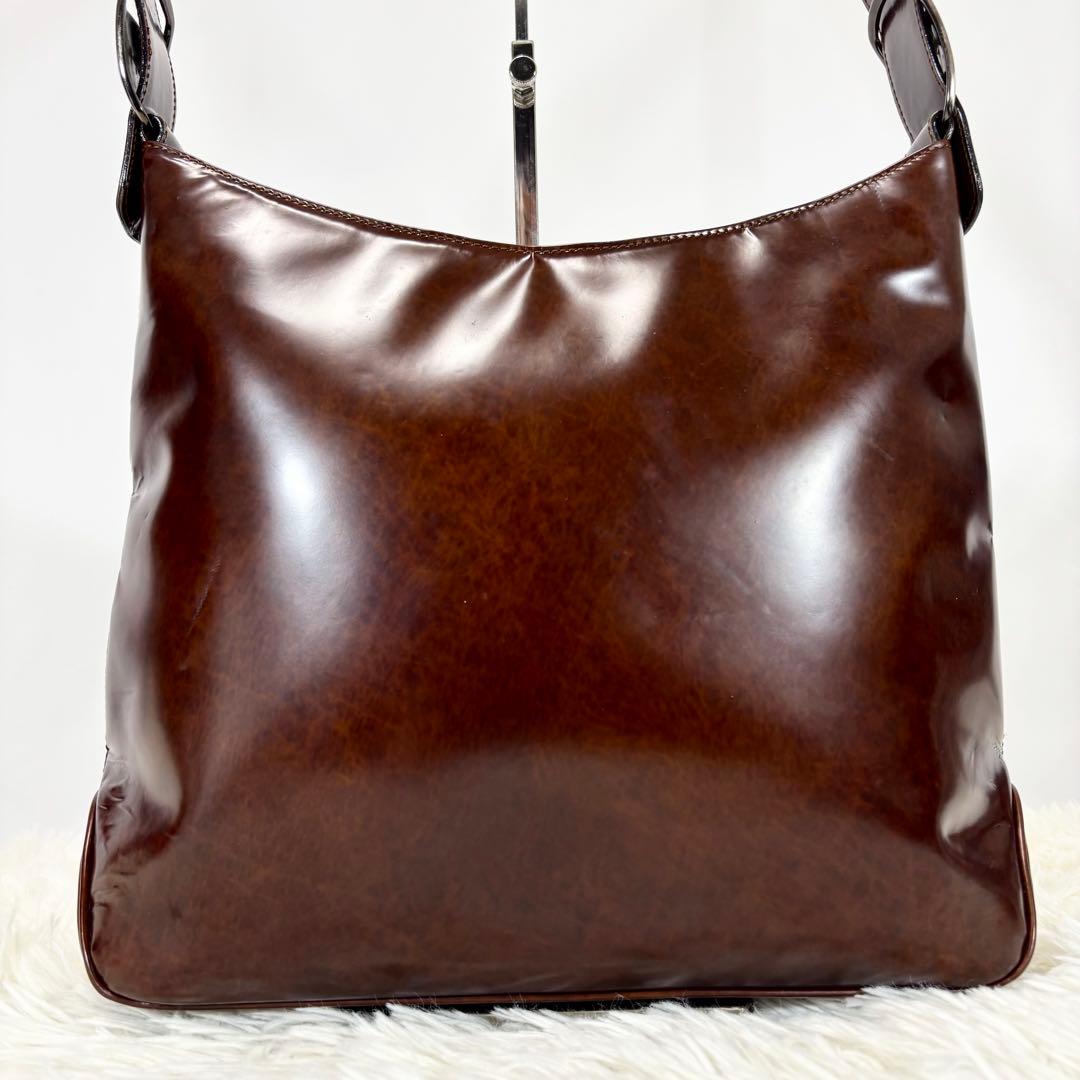 美品✨フェラガモ ショルダーバッグ ワンショルダー ロゴ金具 内側総柄 肩かけ