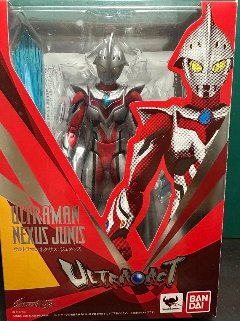 ULTRAMAN NEXUS JUNIS フィギュア BANDAI