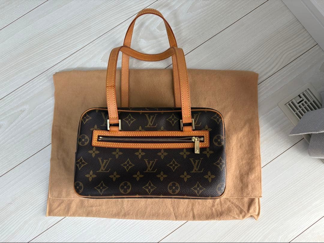 ルイヴィトン　LOUISVUITTON　シテMM　モノグラムバッグ　M51182