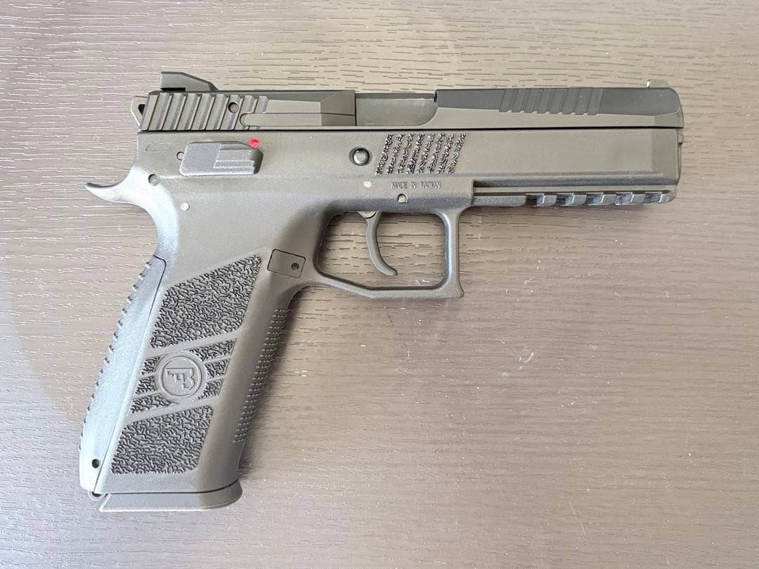 Carbon8 CZ P-09　カーボネイト　CO2ガスブローバックハンドガン