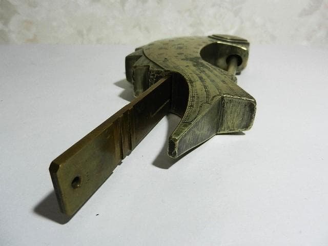 李朝（李氏朝鮮）のアンティーク魚型錠前