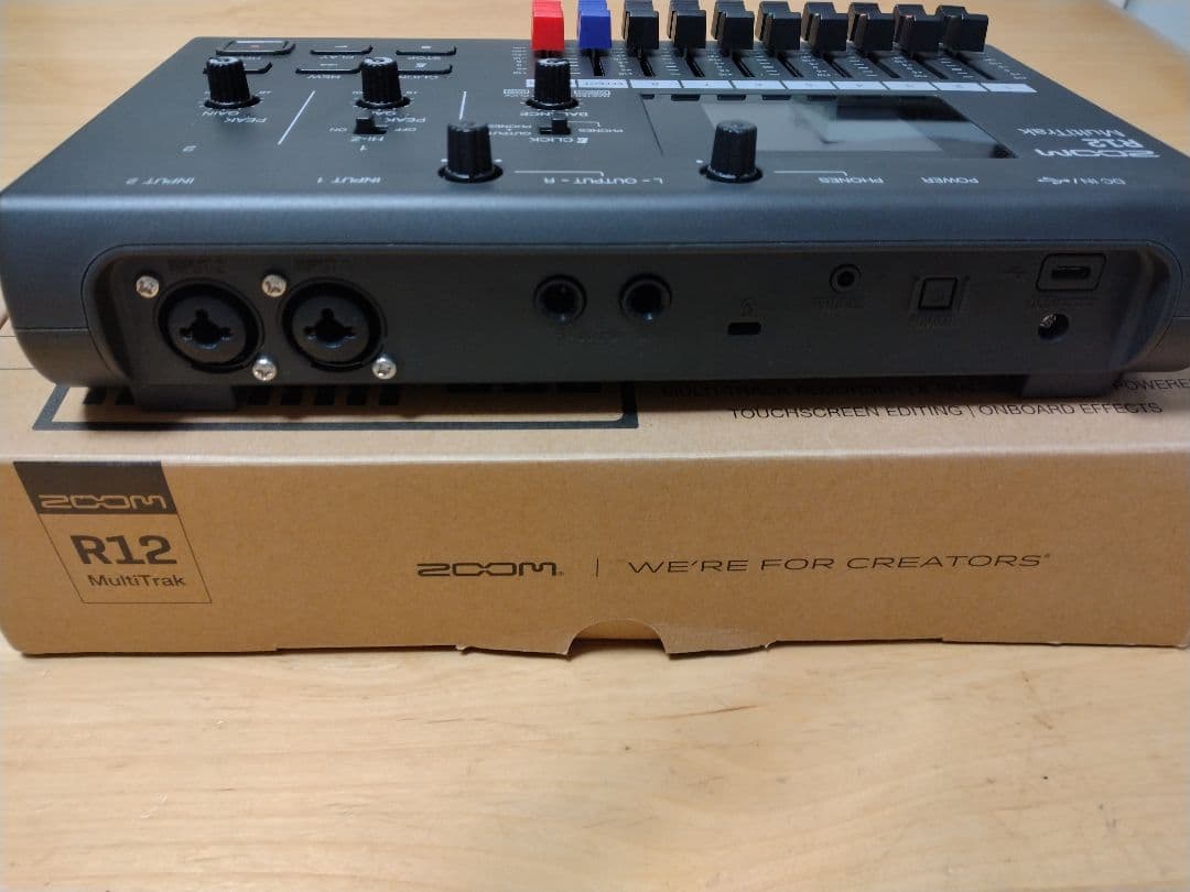 Zoom R12 MultiTrak マルチトラックレコーダー