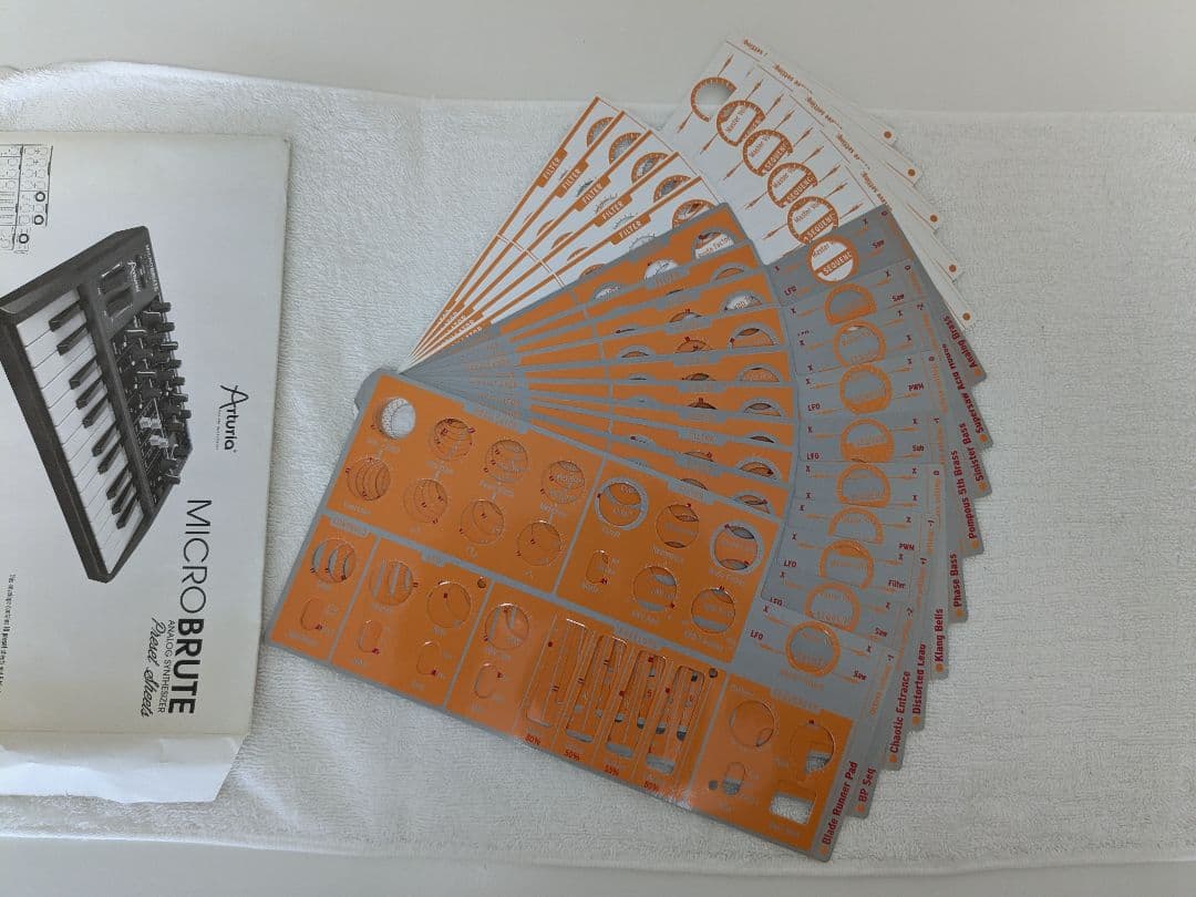 Arturia MicroBrute アナログシンセサイザー マイクロブルート