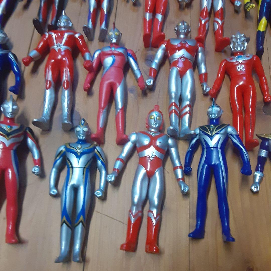 ウルトラマンフィギュアと怪獣フィギュアセット
