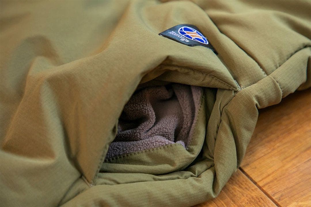 着る寝袋「モモンガ」エクストラ｜チャコール｜Mサイズ｜2024年モデル