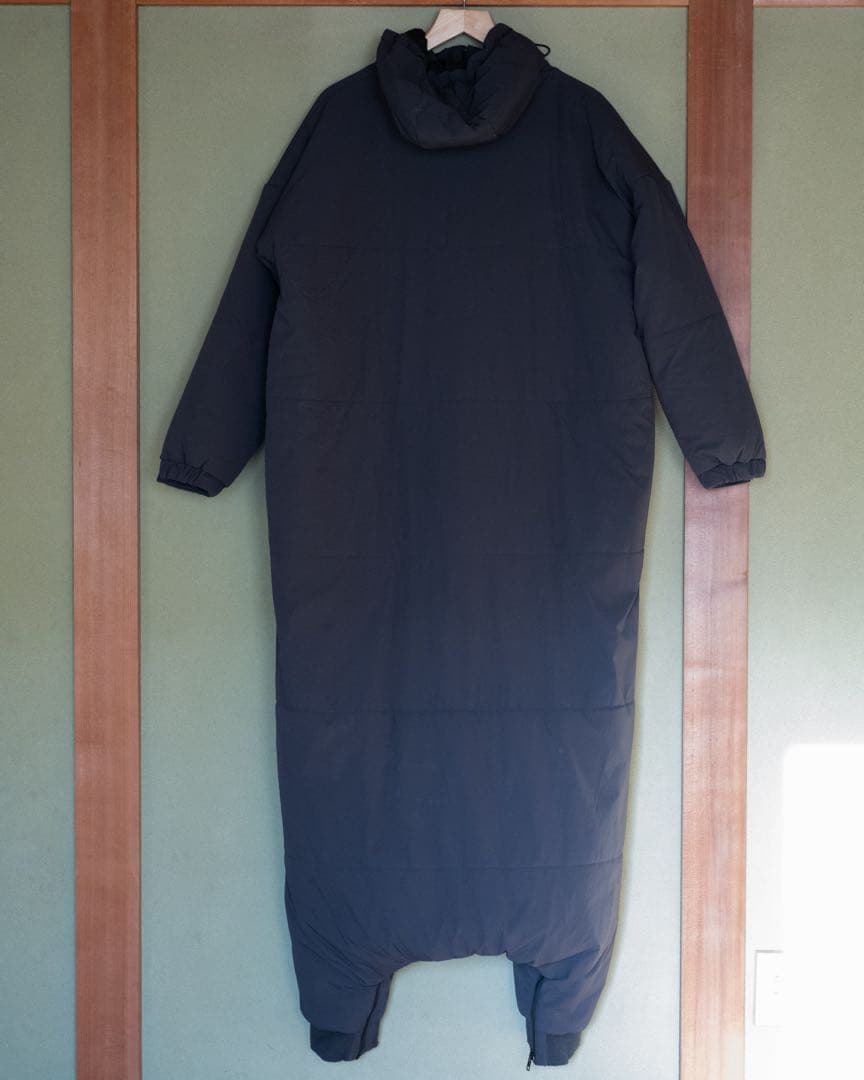 着る寝袋「モモンガ」エクストラ｜チャコール｜Mサイズ｜2024年モデル