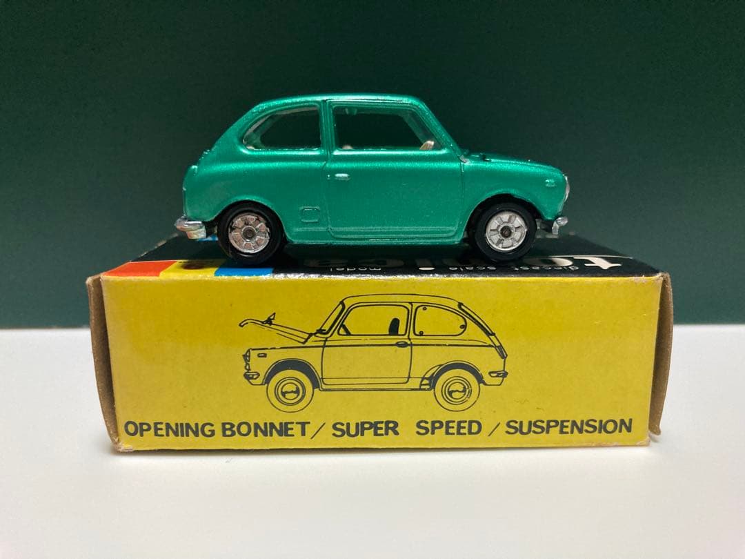 トミカ　No. 9 日本製　スバル　R-2 白シート 緑色指名箱