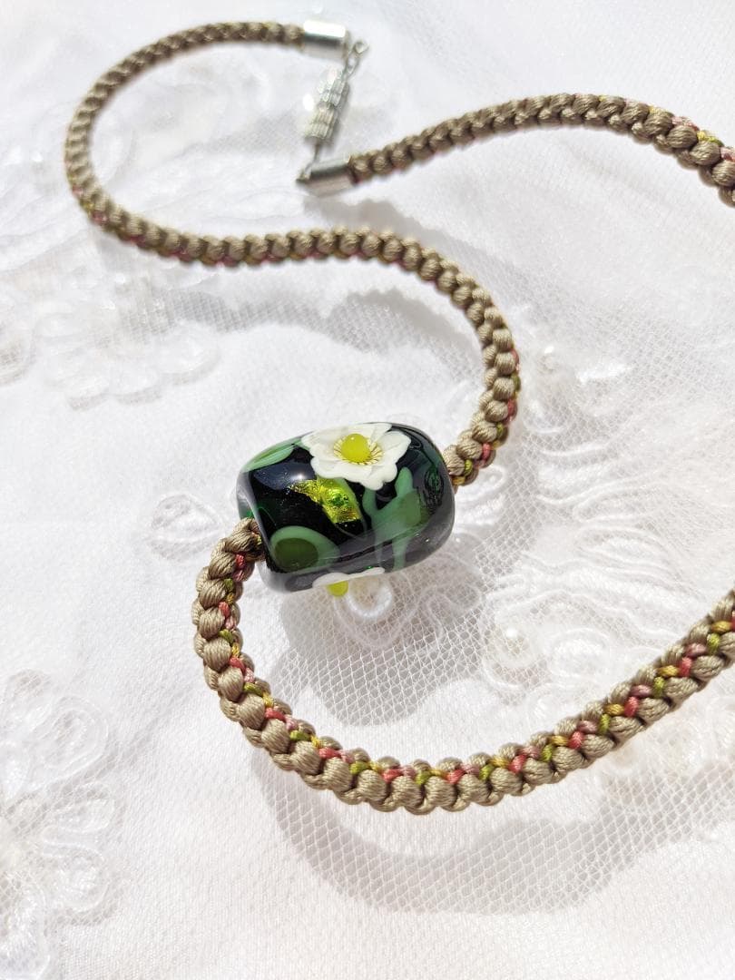 吉田正子トンボ玉（貳拾伍）　「江戸組み紐」ネックレス　ガラス玉に込めた日本画