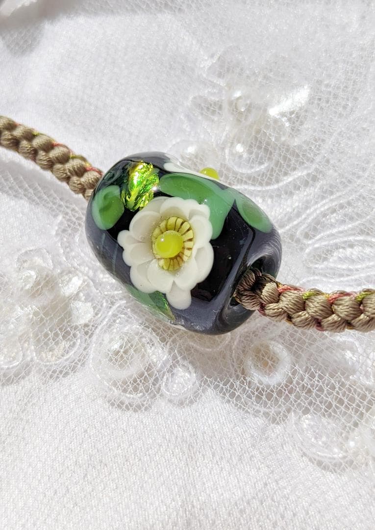 吉田正子トンボ玉（貳拾伍）　「江戸組み紐」ネックレス　ガラス玉に込めた日本画