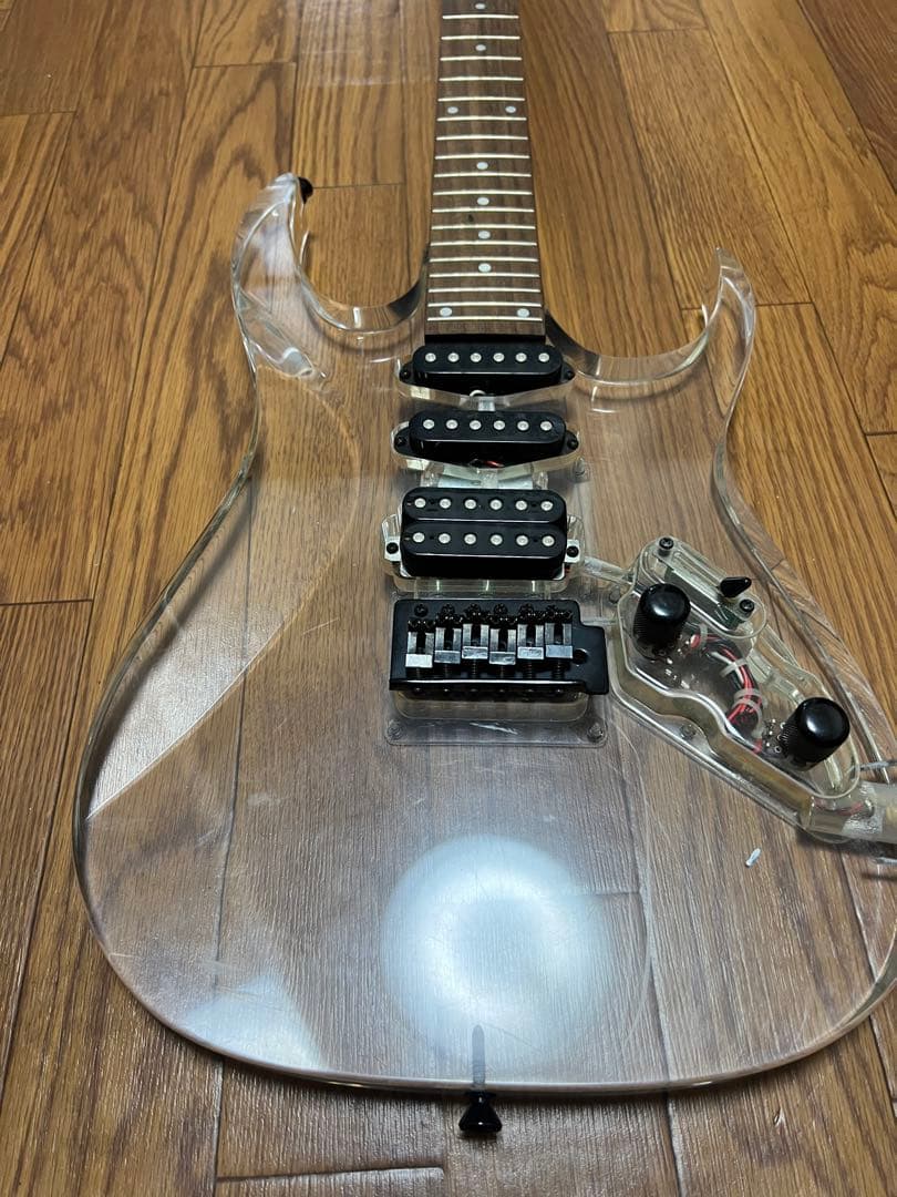 エレキギター 透明 アクリルボディ