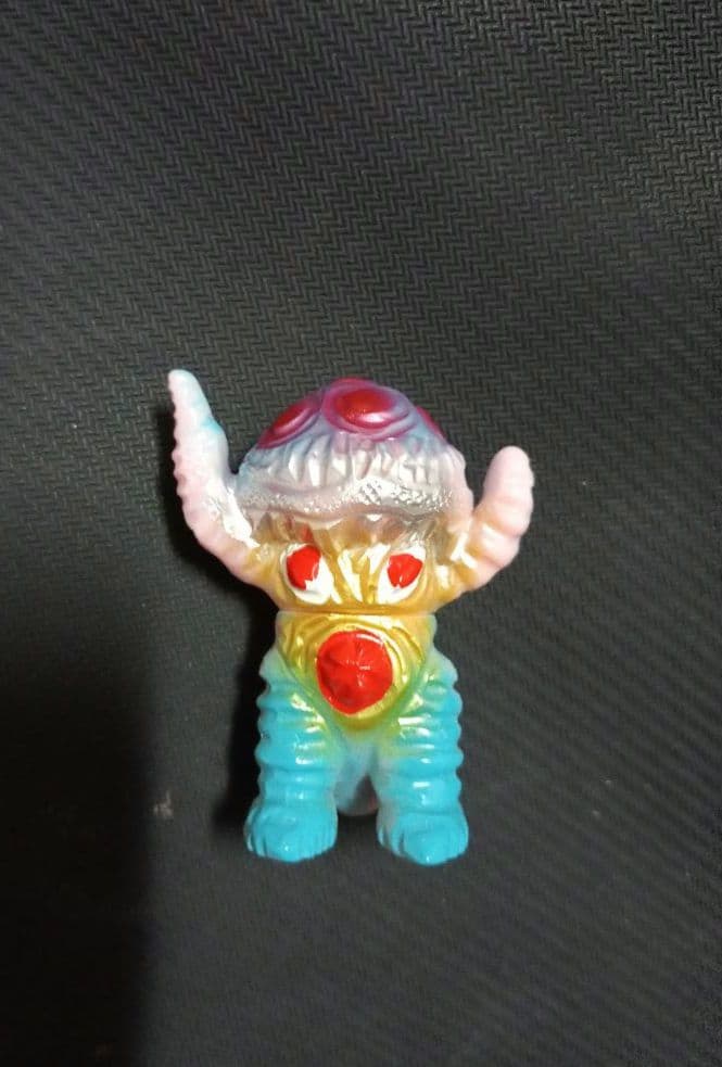 ぶたのはな バリケーン　 じゃんけんバトル 怪獣 ソフビ sofvi