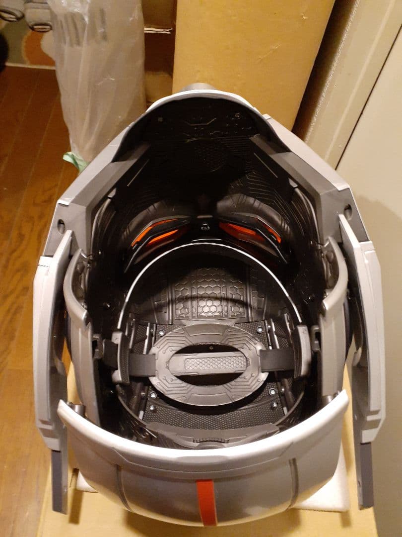 ハズブロ マーベルレジェンド１/1アントマン エレクトリックヘルメット