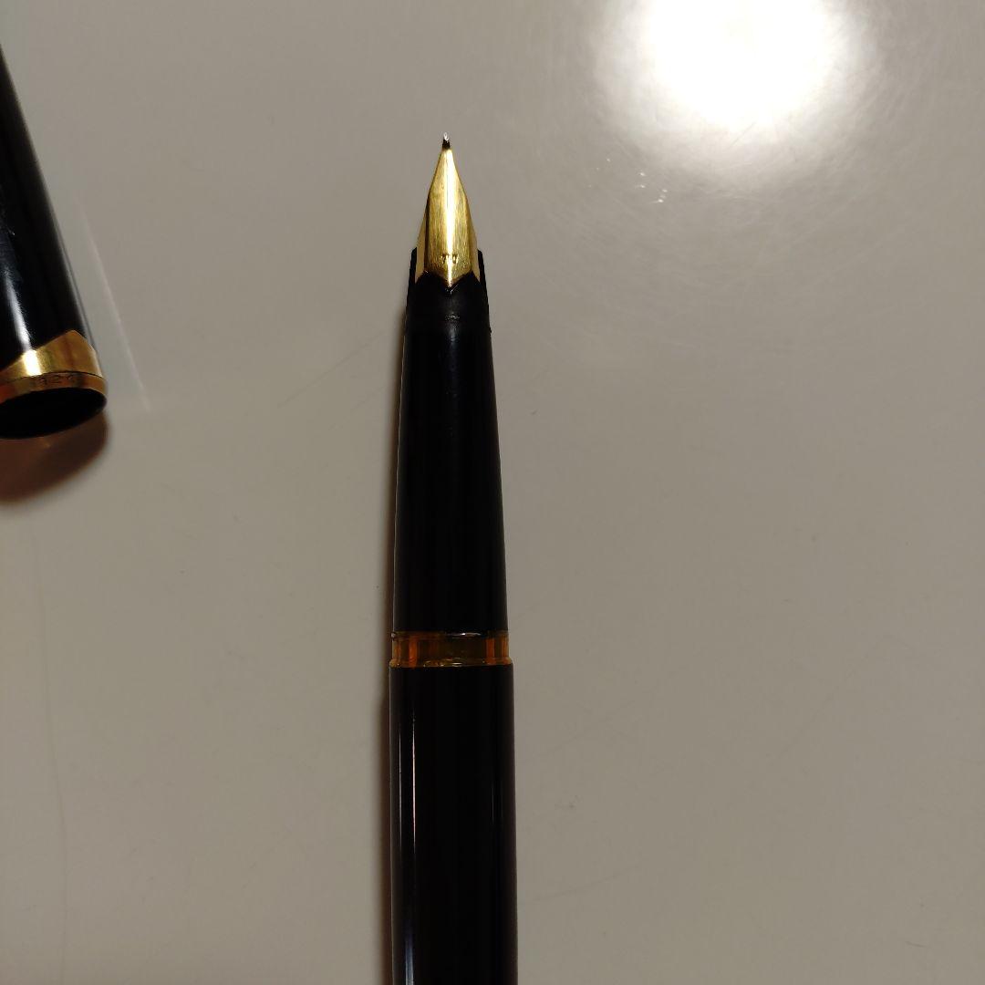 モンブラン 万年筆 黒 ゴールド装飾