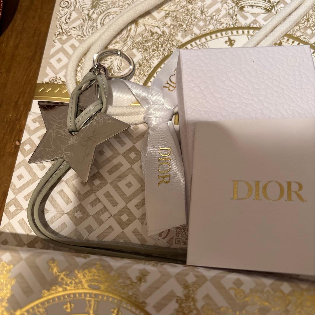 Diorクリスマスコフレ2024 エクラン クチュール マルチユース パレット