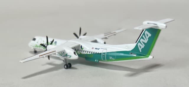 航空機・ヘリコプター ANA Dash8-Q400 JA451A eco Green
