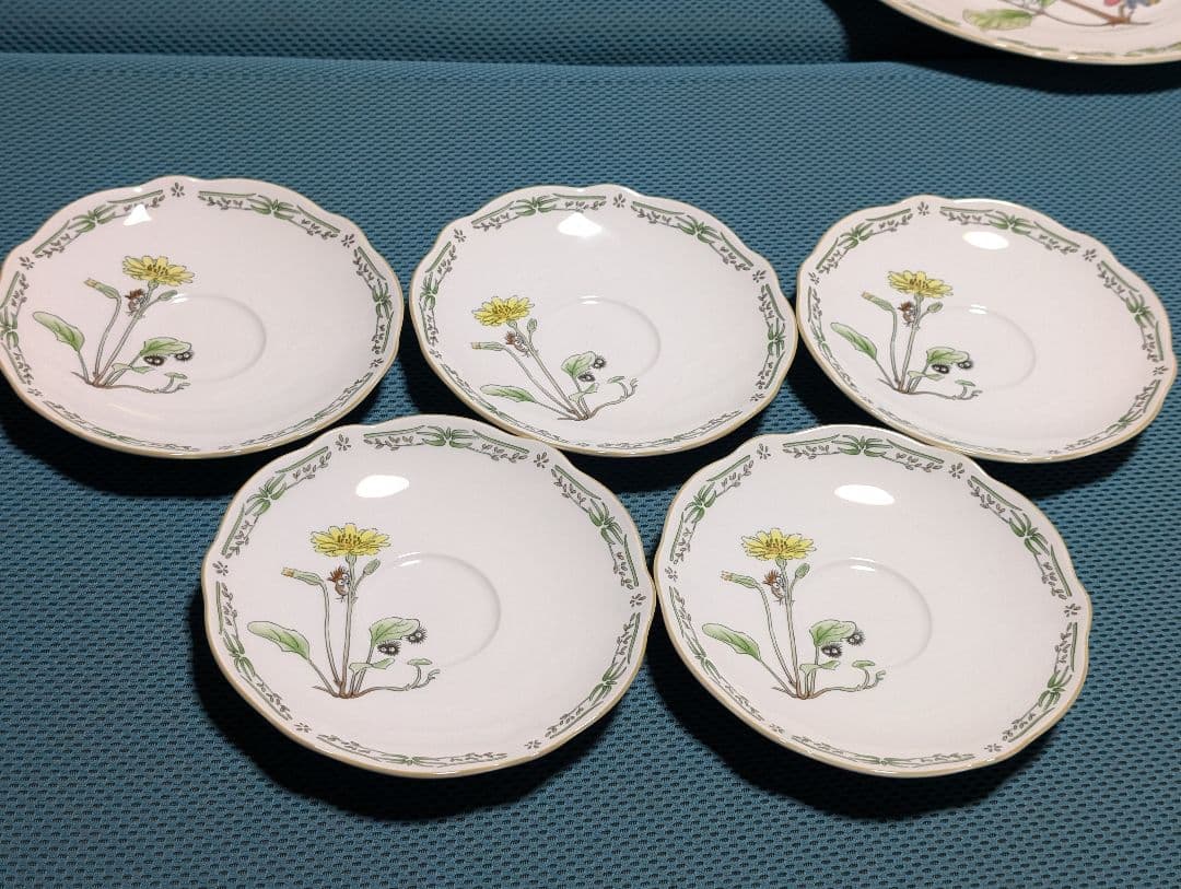 Noritakeとなりのトトロ カップ＆ソーサー＋大皿セット　　箱付き