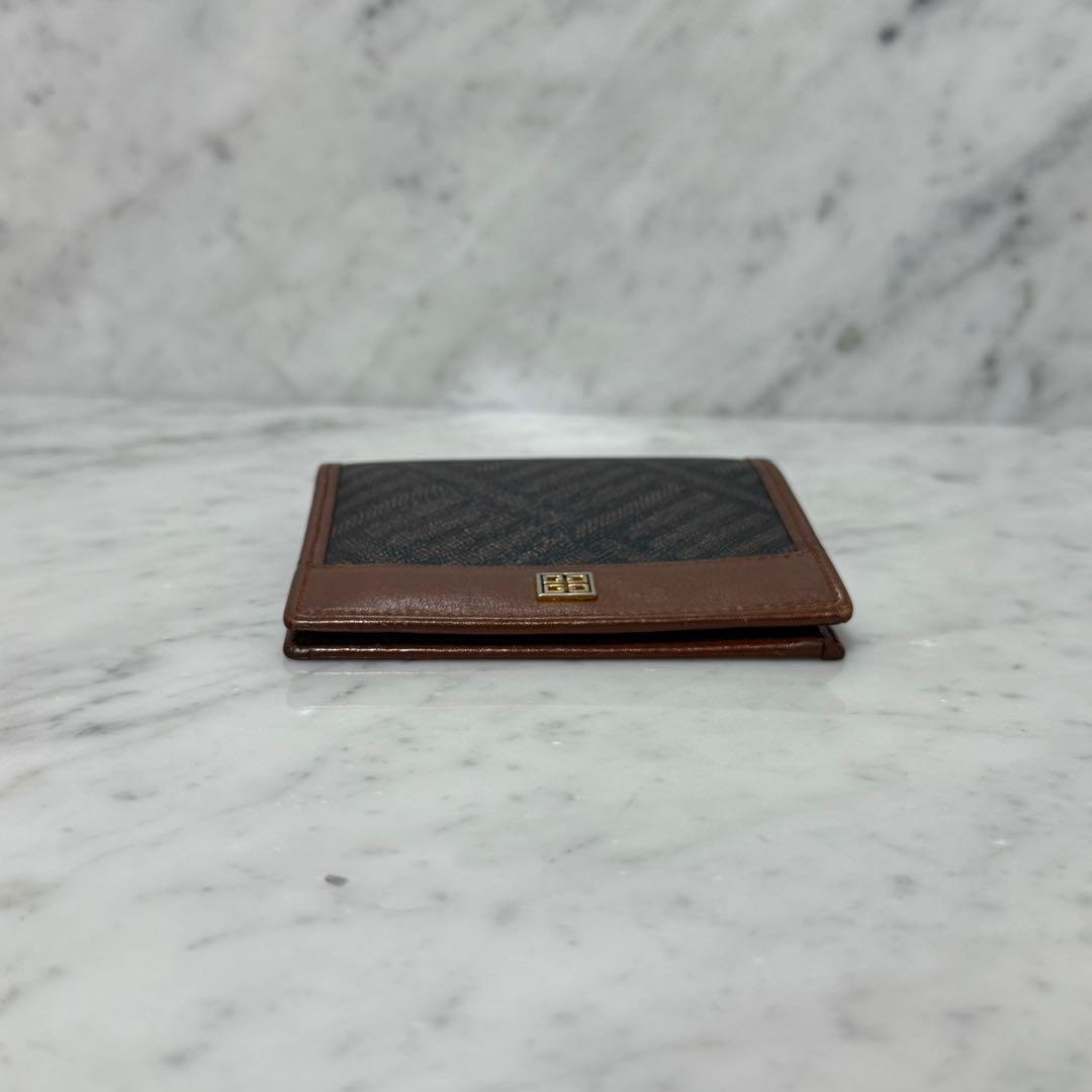 美品 GIVENCHY ジバンシー 二つ折り財布 本革 レザー ブラウン ロゴ