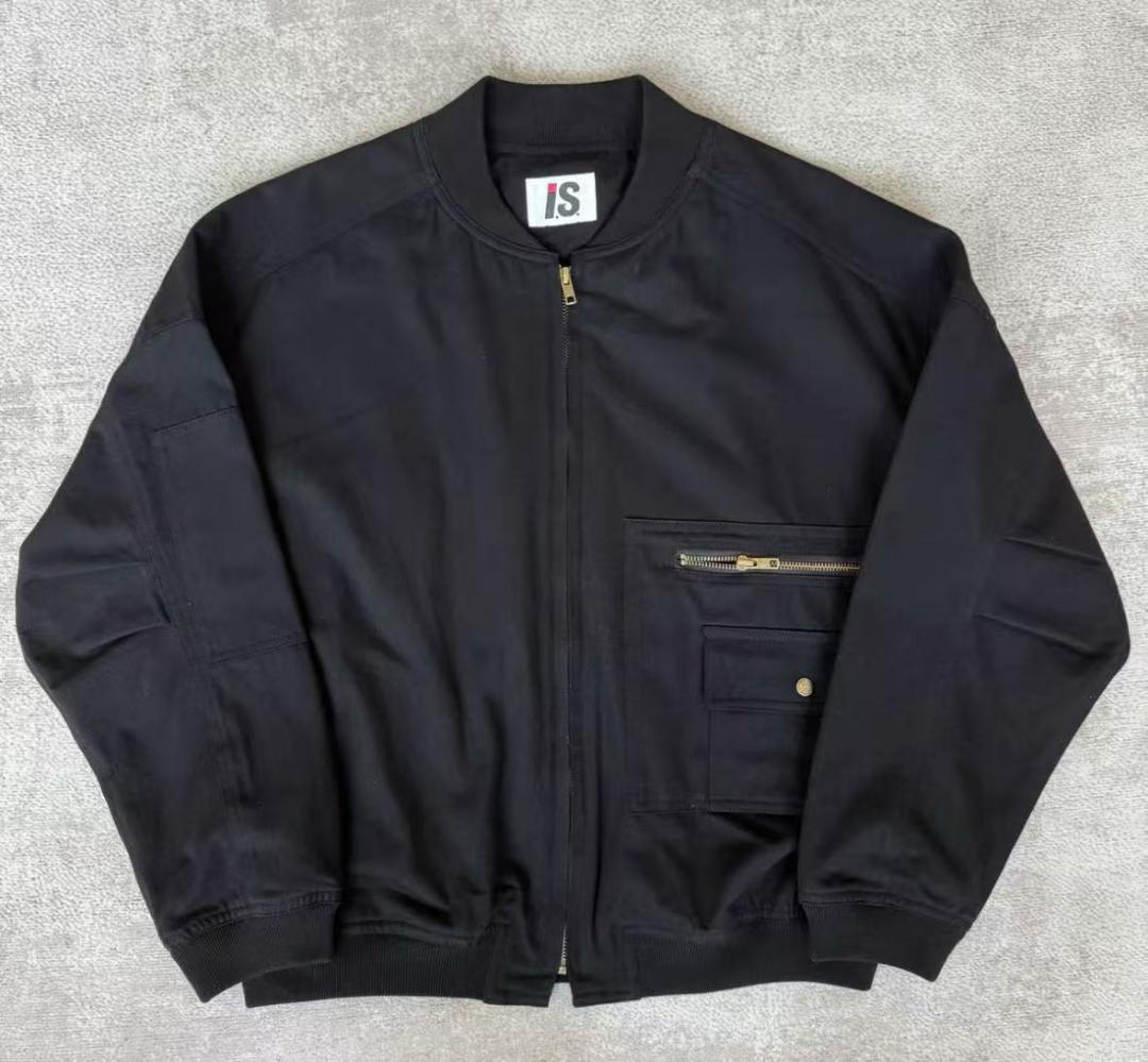 ブラック ジップアップジャケット