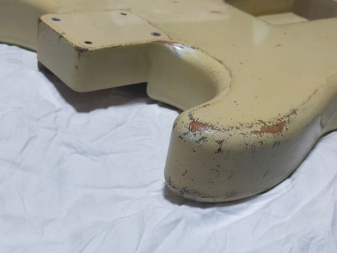 MDL1 ストラトキャスター用 ボディフェンダー MJT ラッカー仕上げレリック