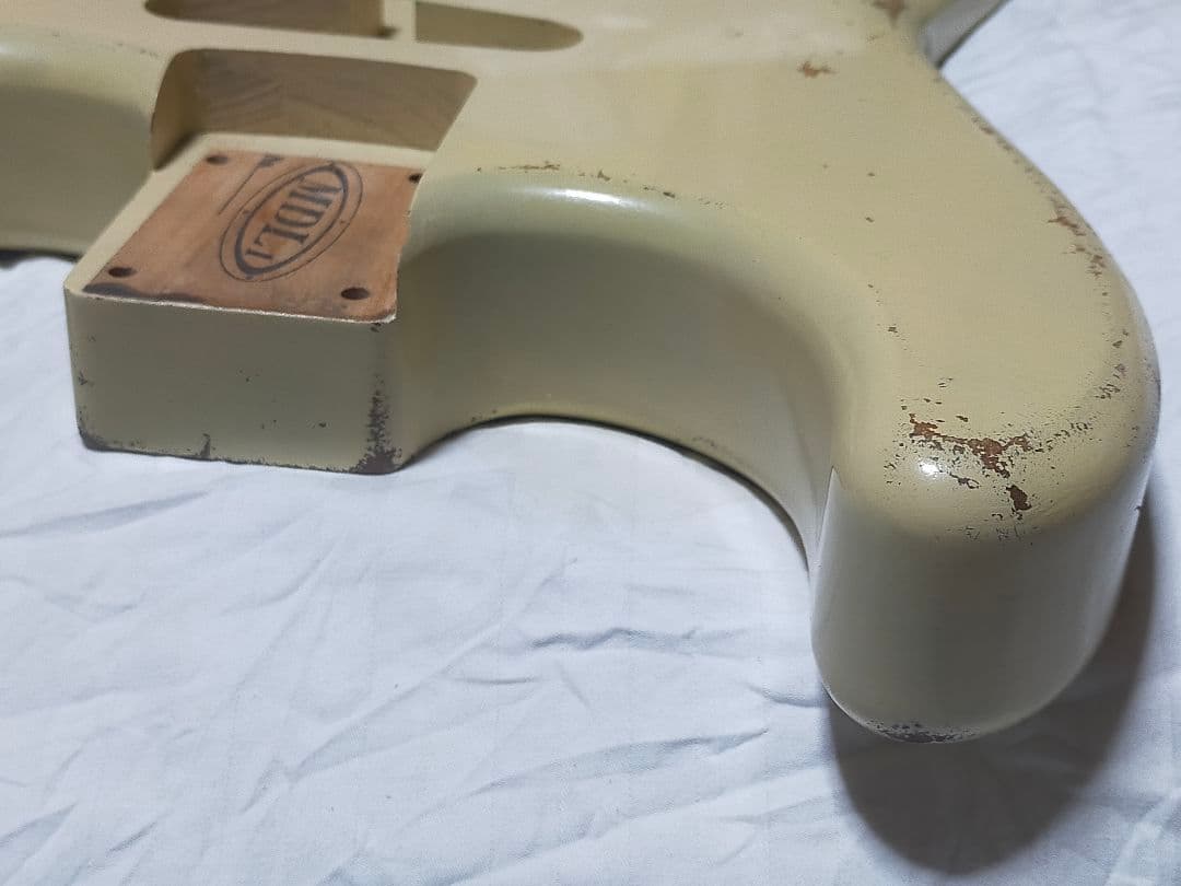 MDL1 ストラトキャスター用 ボディフェンダー MJT ラッカー仕上げレリック