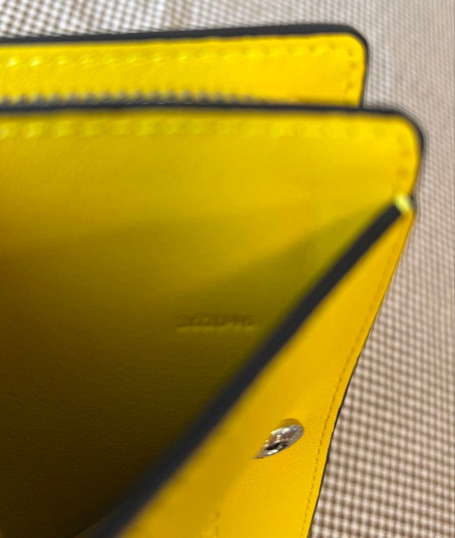 ロエベ　ウォレット ジブリ トトロ　折り財布 イエロー