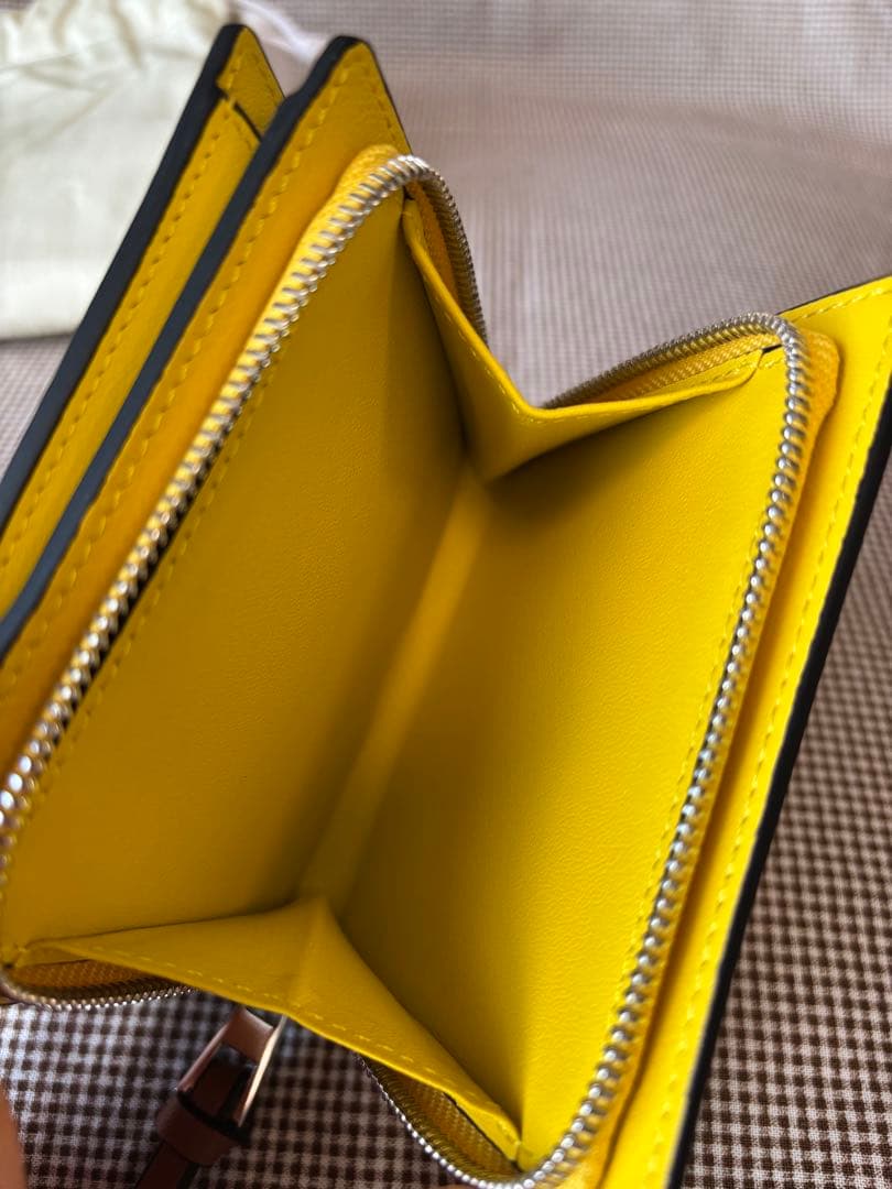 ロエベ　ウォレット ジブリ トトロ　折り財布 イエロー