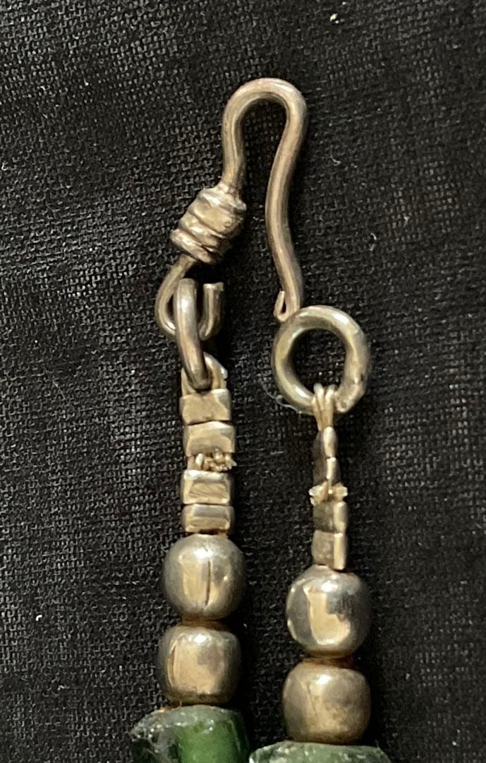 古いアフガニスタン伝統工芸「ローマンガラスと民族ジュエリーのペンダント」