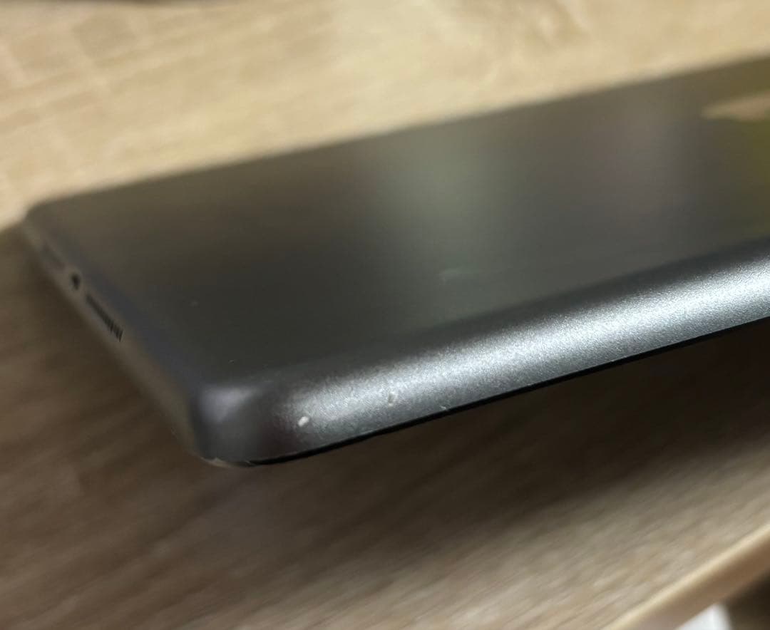 iPad（第8世代）10.2インチ Wi-Fi 32GB スペースグレイ　中古