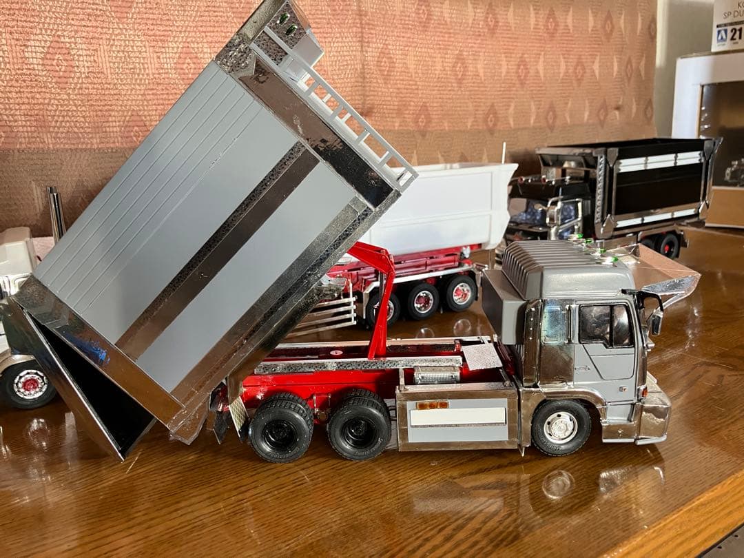 デコトラ・デカ箱ダンプ・プロフィア・1／32・完成品・プラモデル