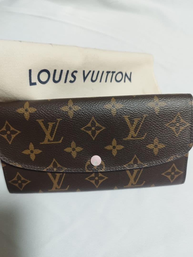 ルイヴィトン 二つ折り財布 モノグラム　ポルトフォイユエミリー