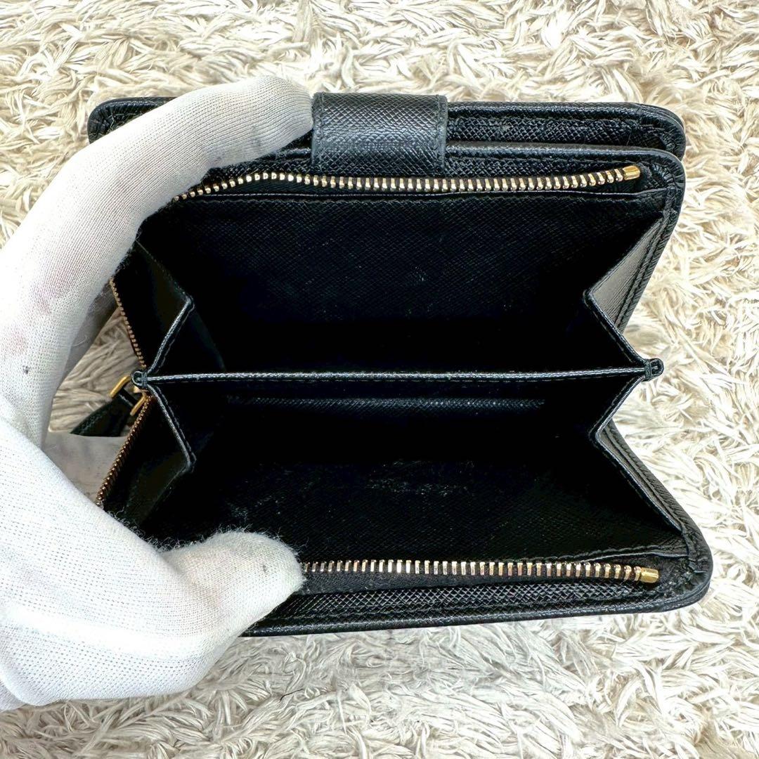 【極美品】プラダ 二つ折り財布 サフィアーノレザー ブラック