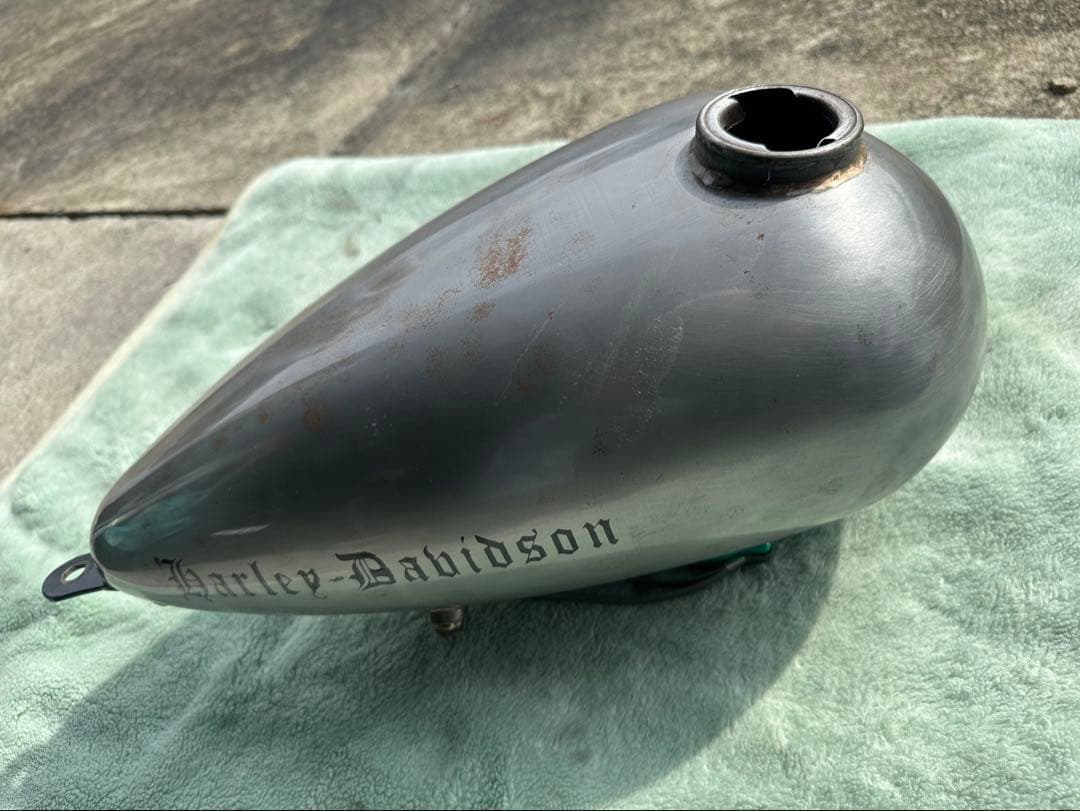 ハーレー　マスタングタンク