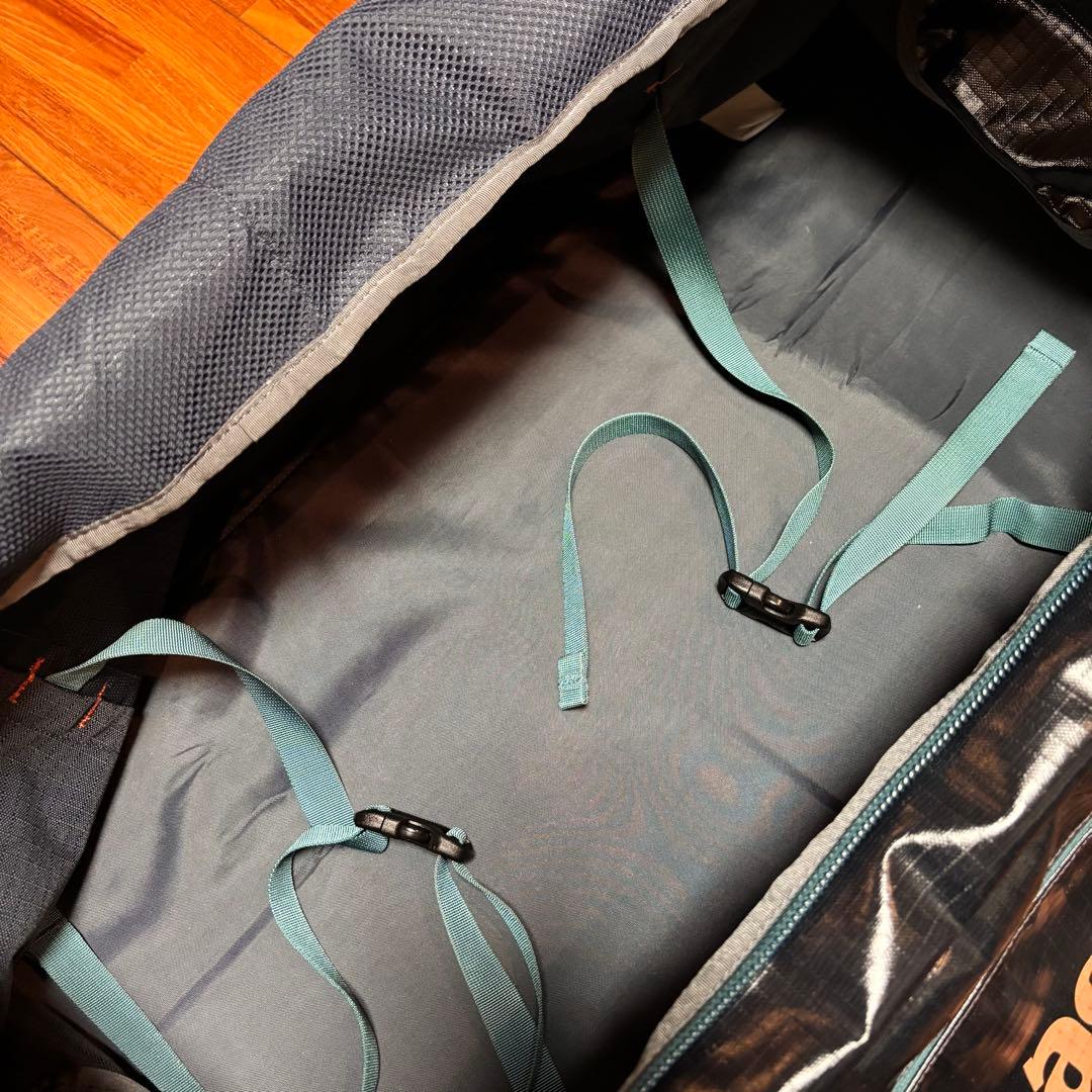 patagonia ブラックホール ダッフル90L ネイビー