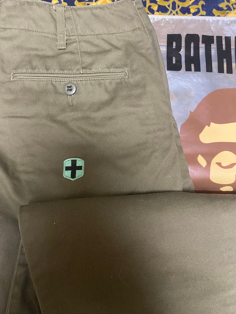 A BATHING APE チノパン オリーブ