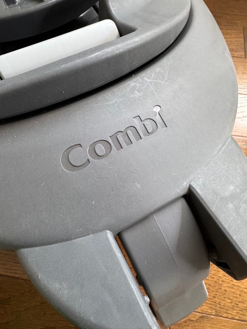 Combi THE S Air ISOFIX エッグショック