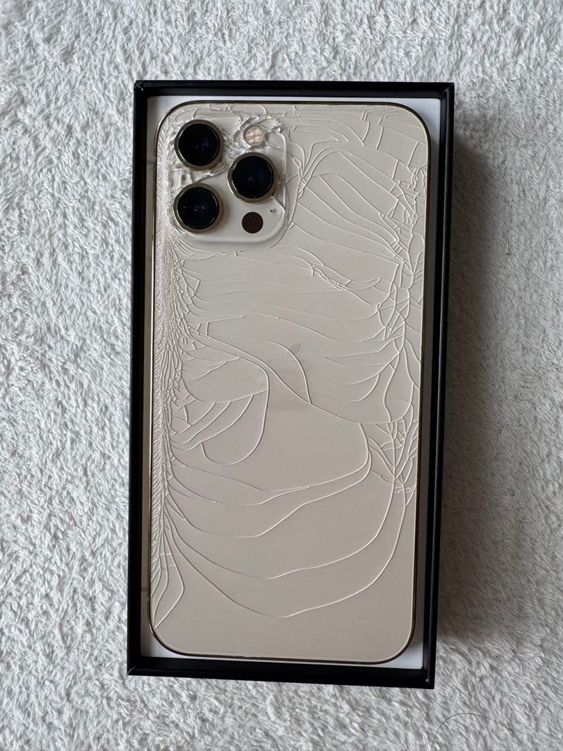 【12/31まで】iPhone 12 Pro max 背面割れ、カメラ傷あり