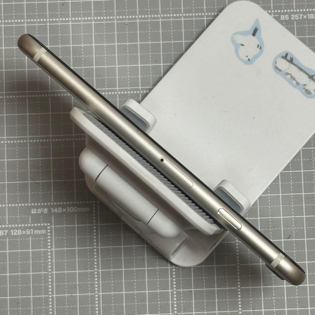 iPhoneSE 第3世代 128GB スターライト バッテリー100%