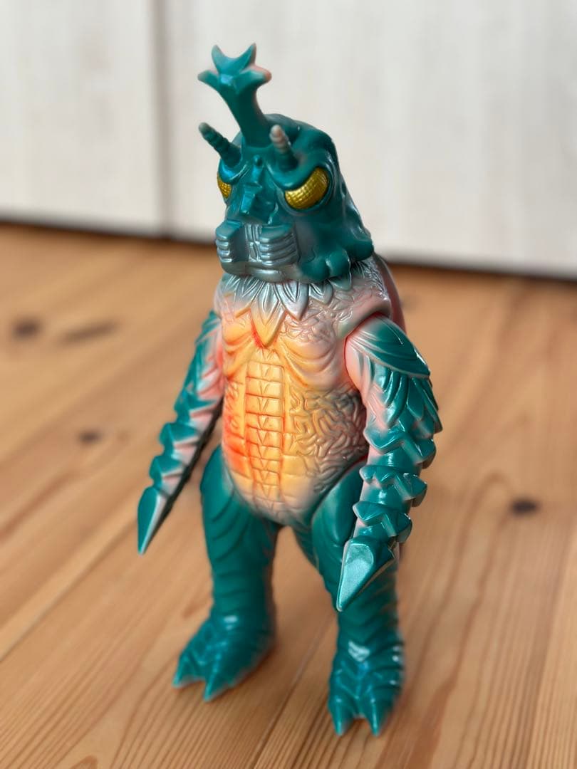 M1号　メガロ　ピンク成型