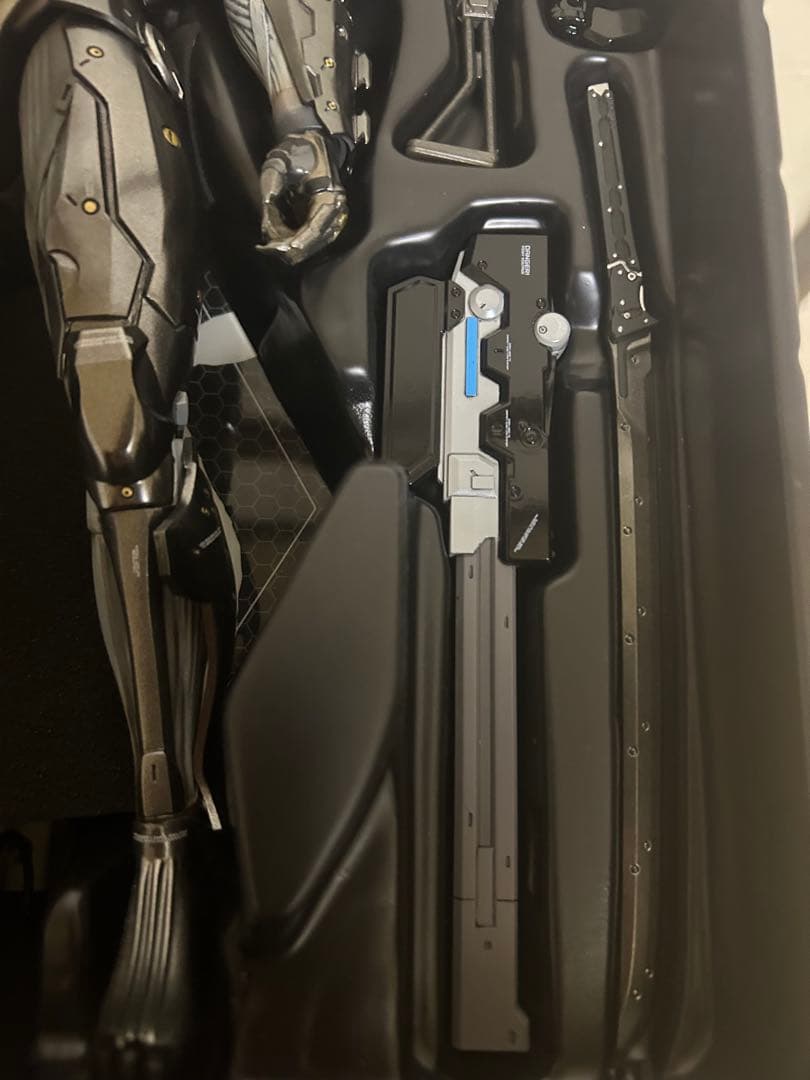 ロボット hot toys LGEAR RISING:REVENGEANCE