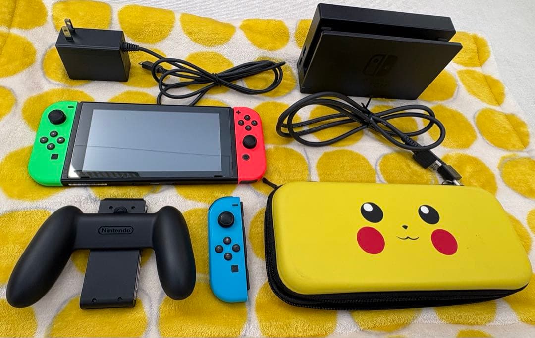 Nintendo Switch 本体　カバー　Joy-Con付