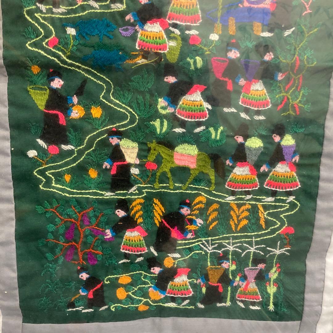 ラオス モン族 手刺繍 村の風景 アート作品