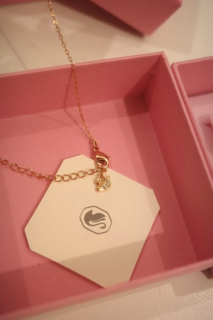 ！1/23まで期間限定値下げ！SWAROVSKIピアス&ネックレス