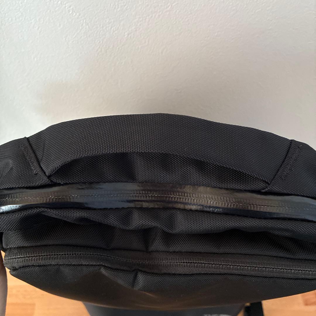 THE NORTH FACE ブラック ビジネスバックパック