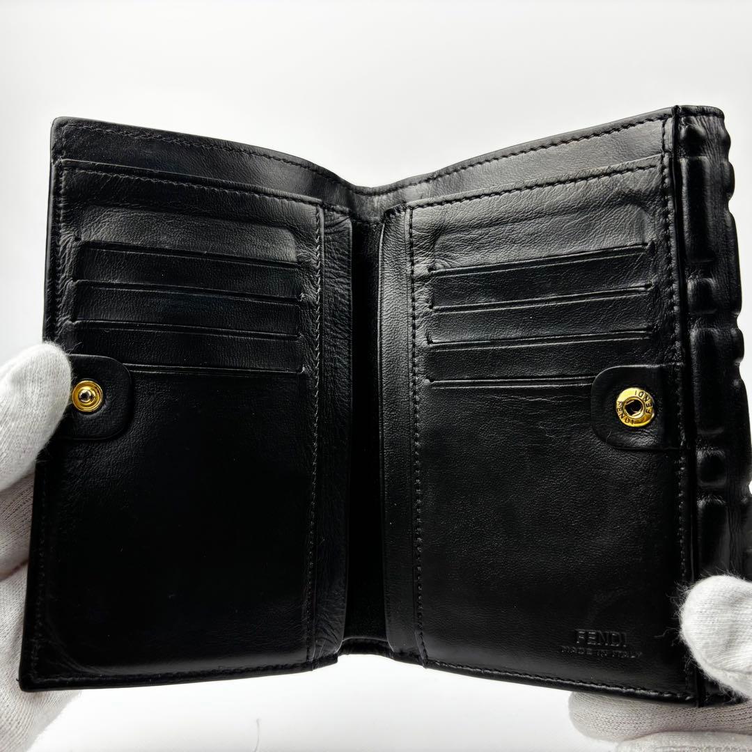 FENDIフェンディ エンボス ズッカ 三つ折り財布